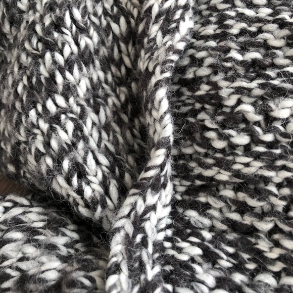 Hollister Knit Infinity Scarf - Picture 2 of 3